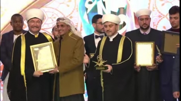 قارئ يمني يحرز المركز الرابع في مسابقة للقرآن الكريم بروسيا