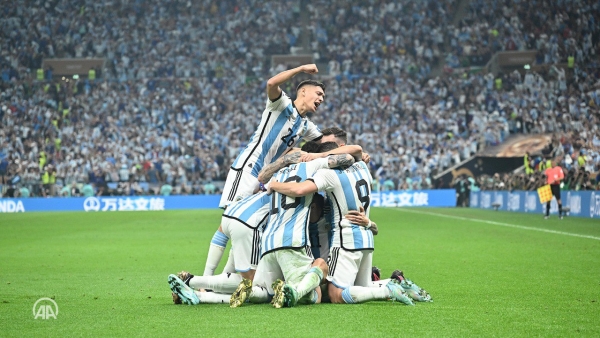 الأرجنتين تهزم فرنسا وتتوج بلقب بطلة كأس العالم 2022