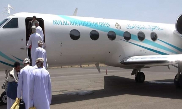 الوفد العماني يغادر صنعاء بعد لقاء قيادات من جماعة الحوثي