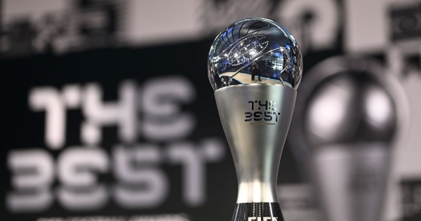 "فيفا" يكشف قائمة المرشحين لجائزة أفضل مدرب في 2022