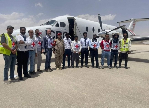 الصليب الأحمر تستكمل زيارة الأسرى المحتجزين لدى الحوثيين