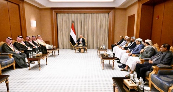 الرياض.. الرئاسي اليمني يلتقي فريق التواصل السعودي في اليمن