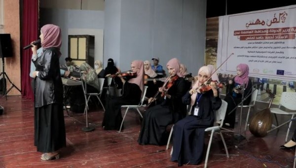 أول فرقة نسائية.. يمنيات يواجهن أوجاع الحرب بالموسيقى