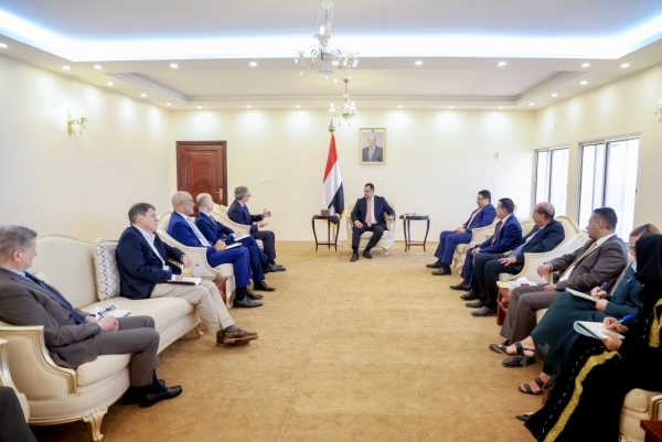 رئيس الحكومة يبحث مع الاتحاد الأوروبي مستجدات الأوضاع في اليمن