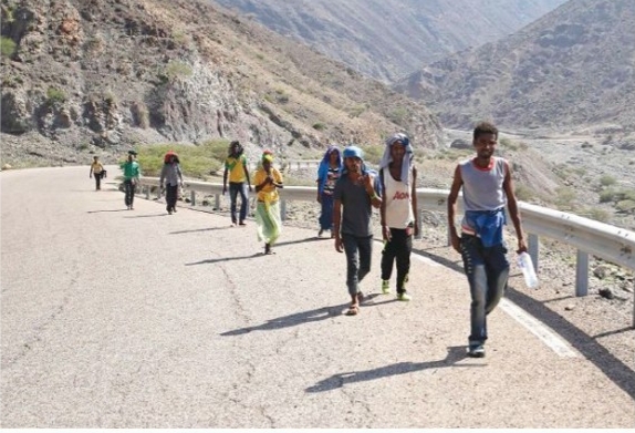 الهجرة الدولية: وصول 10800 مهاجر أفريقي إلى اليمن خلال يونيو الماضي