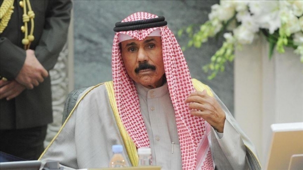 الكويت.. الديوان الأميري ينفي نقل أمير البلاد للمستشفى