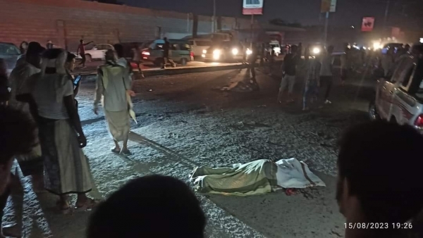 مواطن يُنهي حياته رفقة زوجته بتفجير قنبلة في أحد شوارع عدن