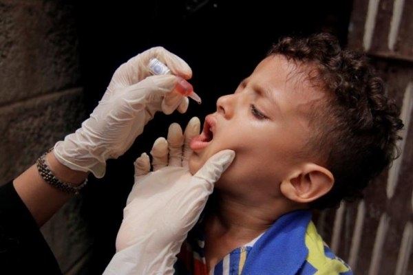 الصحة تنفي وجود تطعيم إجباري مجهول المصدر للأطفال في المدارس