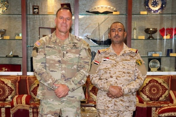 بن عزيز يبحث مع مسؤول عسكري أمريكي التعاون في المجالين العسكري والأمني