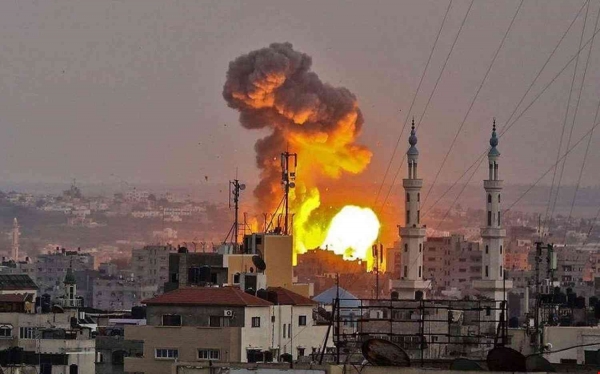 قصف إسرائيلي مكثف على غزة والمقاومة ترد ومساعٍ روسية لوقف إطلاق النار