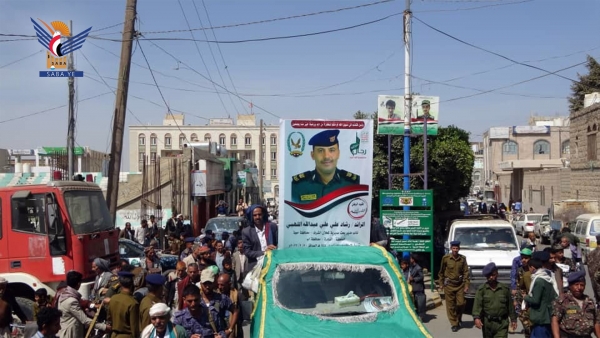 الحوثيون يعلنون مقتل اثنين من مقاتليهم يحملون رتب ضباط في معارك بالجبهات