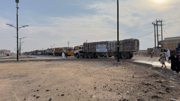 على متن 20 قاطرة.. تدشين استلام المساعدات العمانية للمتضررين من إعصار "تيج" بالمهرة