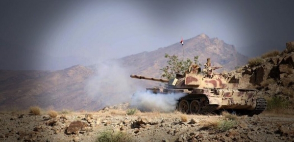 قصف مدفعي متبادل بين الجيش والحوثيين في جبهتي مقبنة والكدحة بتعز