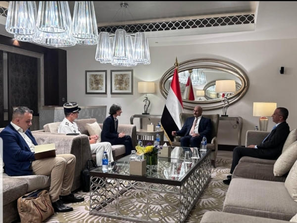 فرنسا تؤكد دعمها لوحدة المجلس الرئاسي والحكومة اليمنية