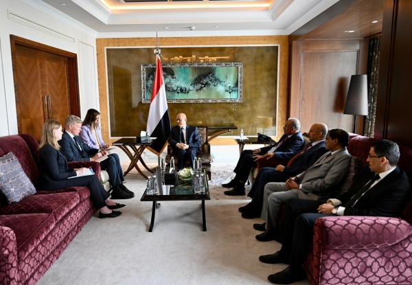 المجلس الرئاسي يبحث مع غروندبرغ وليندركينج استئناف عملية سياسية شاملة في اليمن
