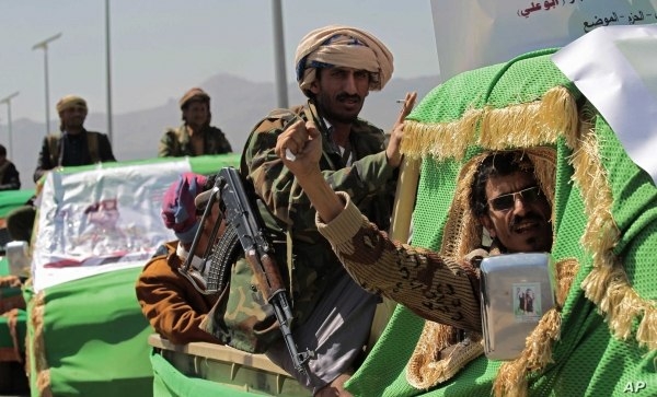 جماعة الحوثي تعلن مقتل ثلاثة من منتسبيها بنيران القوات الحكومية