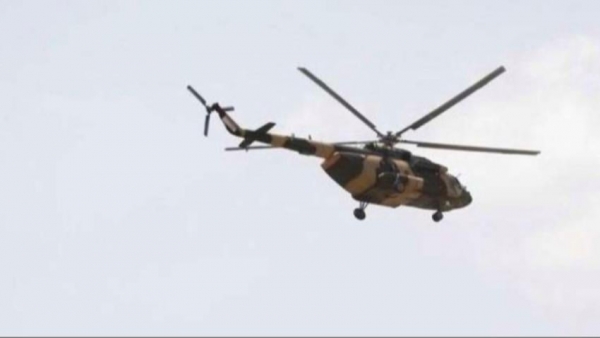 شبكة أمريكية: الحوثيون يستخدمون طائرات الهليكوبتر للاستيلاء على ناقلة يابانية في البحر الأحمر