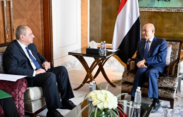 العليمي يبحث مع السفير المصري تطورات الأوضاع في اليمن