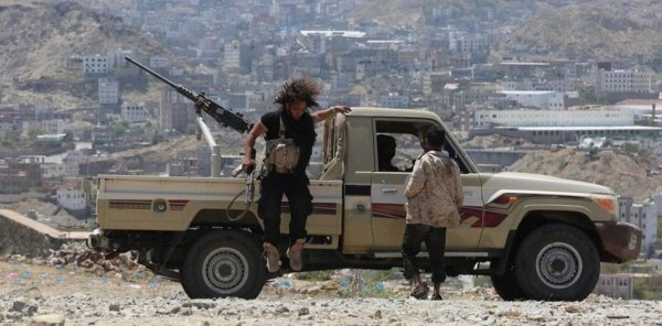 القوات الحكومية تعلن إحباط محاولة تسلل للحوثيين شمالي تعز