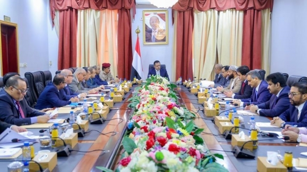 الحكومة تتهم الحوثيين بالتخطيط لتفجير الوضع عسكريا في مأرب وشبوة 