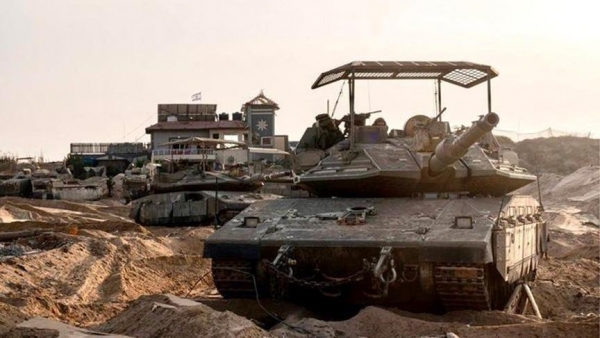 الاحتلال الإسرائيلي يعلن مقتل ضابط وإصابة جندي في معارك جنوب قطاع غزة.