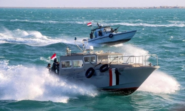 مجموعة الأزمات الدولية تحذر من مخاطر التصعيد في البحر الأحمر 