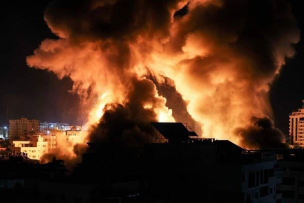 ضربات أميركية وبريطانية على أهداف في صنعاء والحديدة والحوثي يتوعد بالرد