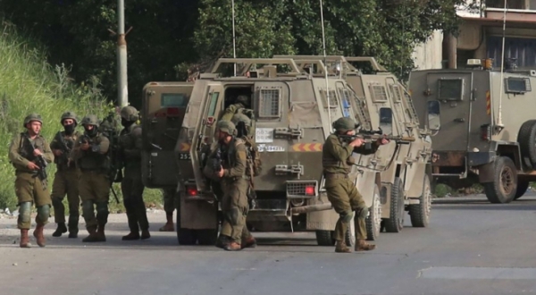 قوات الاحتلال تعتقل 35 فلسطينيا في الضفة الغربية