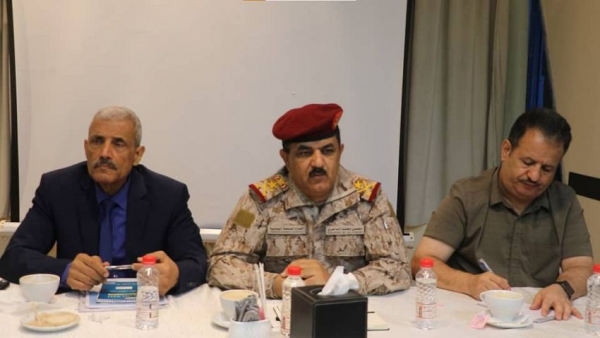 وزير الدفاع يدعو اللجنة العسكرية والأمنية العليا لسرعة إنجاز التصورات النظرية والانتقال إلى الميدان