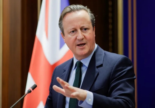 وزير الخارجية البريطاني: نفذنا بالاشتراك مع أميركا ضربات على أهداف للحوثيين