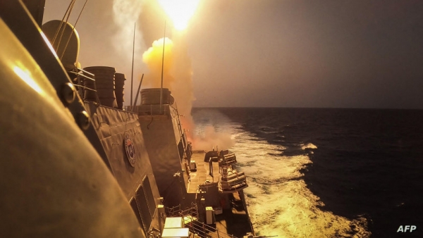 الجيش الأمريكي يعلن تدمير صاروخ أرض-جو للحوثيين