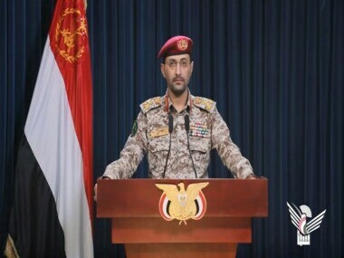 جماعة الحوثي تعلن تنفيذ 6 عمليات عسكرية استهدفت إيلات وسفن ومدمرات أمريكية وبريطانية
