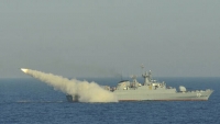 البحرية الإيرانية تعلن الاشتباك مع زوارق مجهولة في "البحر الأحمر"