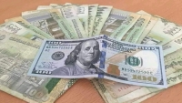 الريال يخسر خمس نقاط أمام الدولار في عدن