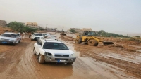 السلطات بوادي حضرموت تفتح الطرق الدولي بعد إغلاقه جراء سيول الأمطار