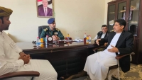 السلطان "آل عفرار" يبحث مع نائب مدير أمن المهرة الوضع الأمني بالمحافظة